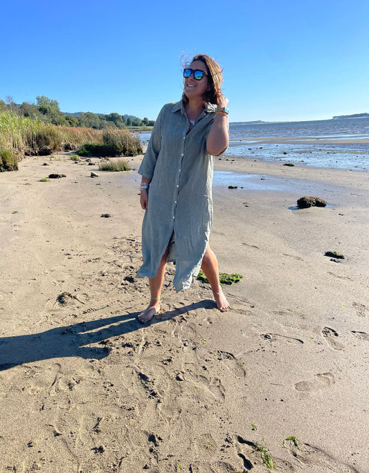Camiseiro/saída de praia caqui com rachas laterais
