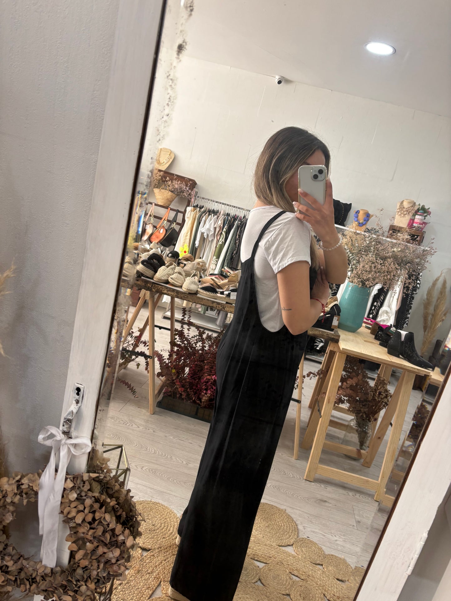 Conjunto tshirt e macacão caqui oversized