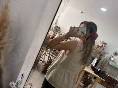 Top em linho caqui