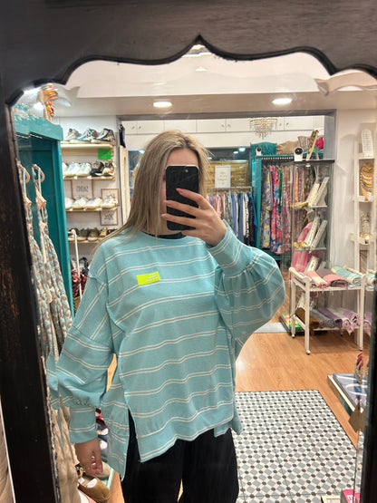 Sweat menta com riscas brancas