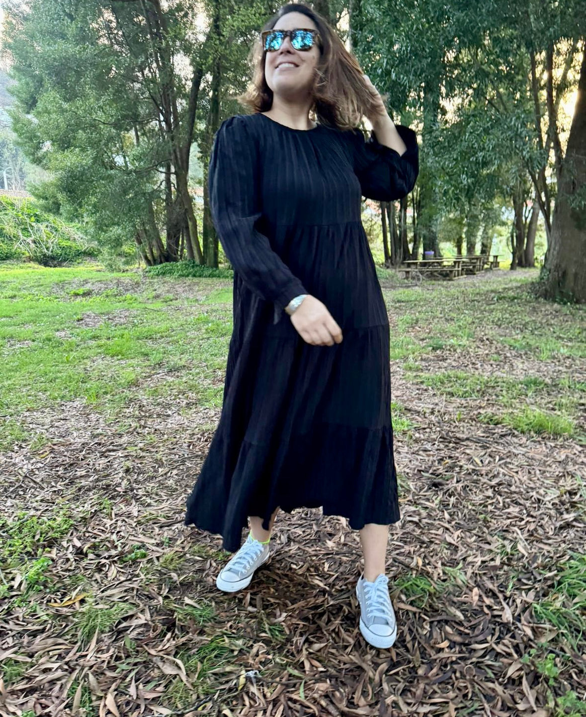 Vestido evasé azul marinho de tecido com nervuras