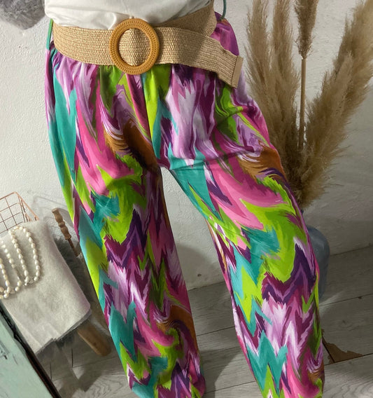 Pantalonas manchadas lilás e verde com cinto