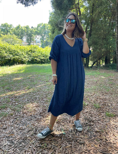 Vestido midi rosa com pintinhas brancas