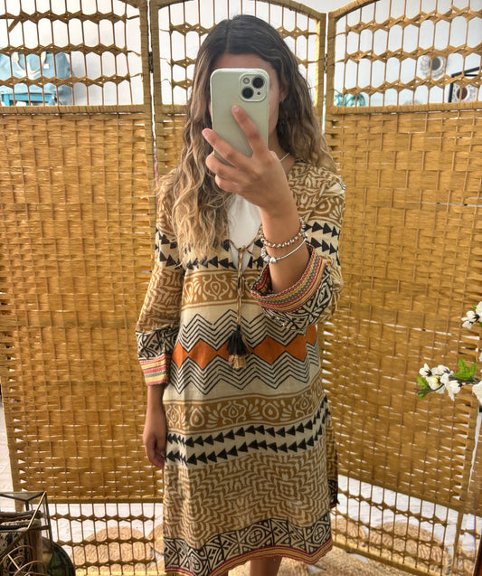 Túnica/ Saída de praia
 estampados étnicos