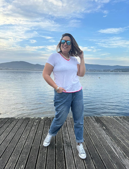 Tshirt branca com remates lima néon